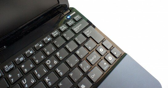 ASUS Eee PC Chiclet Keyboard with a fancy blue LED. Ooo!