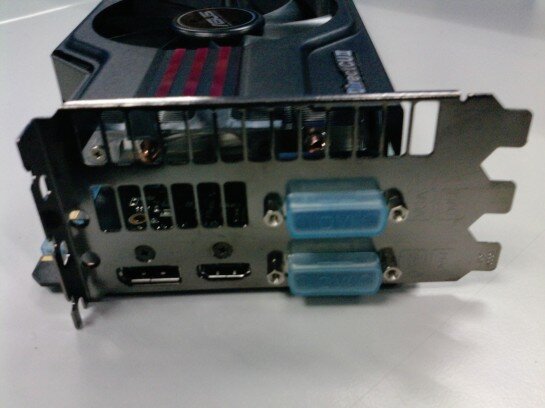 ASUS GeForce GTX 580 DirectCU II: HDMI, DVI, Display Port