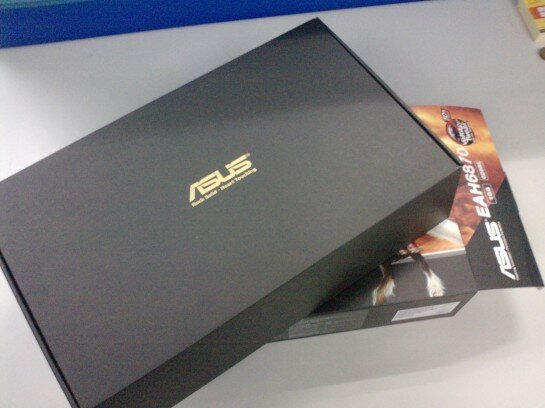 Opening up the ASUS EAH6870